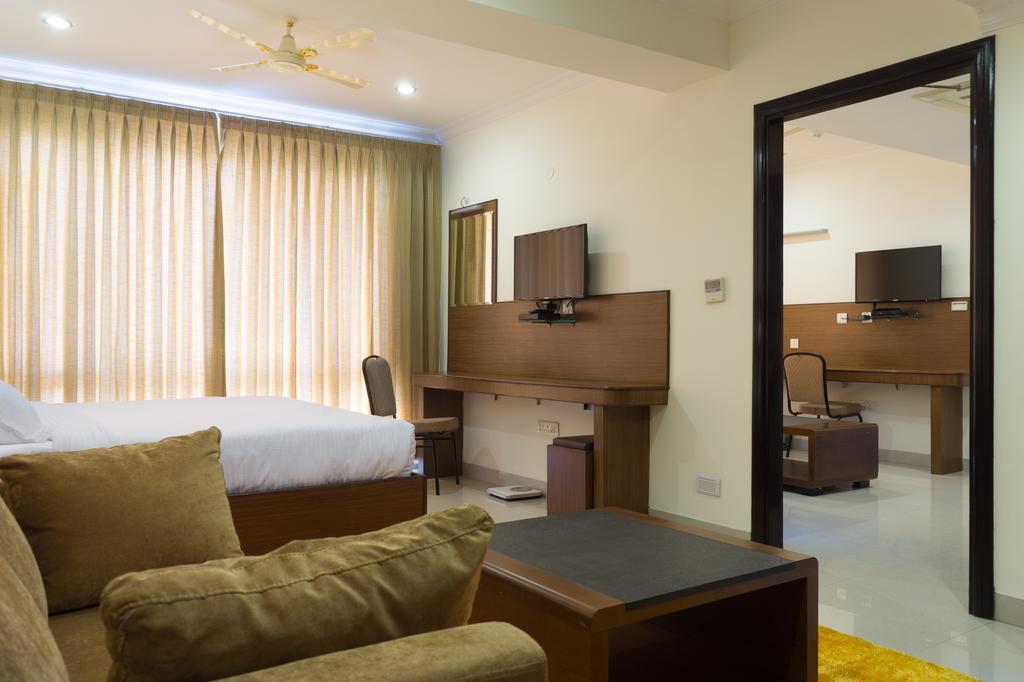 Hotel Saptagiri Hyderabad Exterior foto